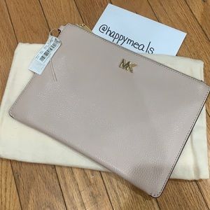 *AUTH* NWT MICHAEL Michael Kors Zipper Clutch Pouch